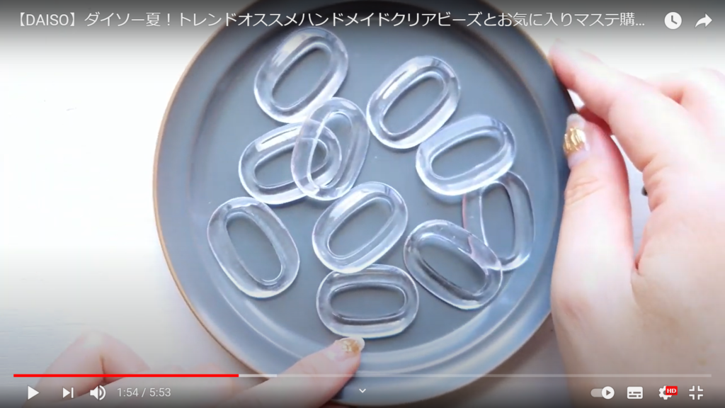 sabakuroさんの動画は登場するお皿やネイルなどにもこだわりがり、オシャレな雰囲気をしています。