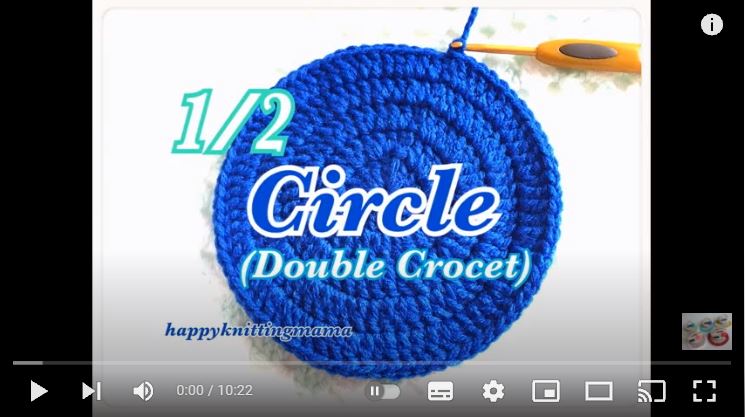 青い毛糸で編んだ円の画像