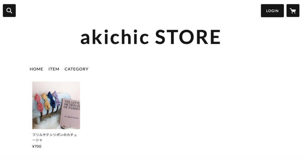 akichi stroreメインページ。ロゴと一緒に商品が並んでいる