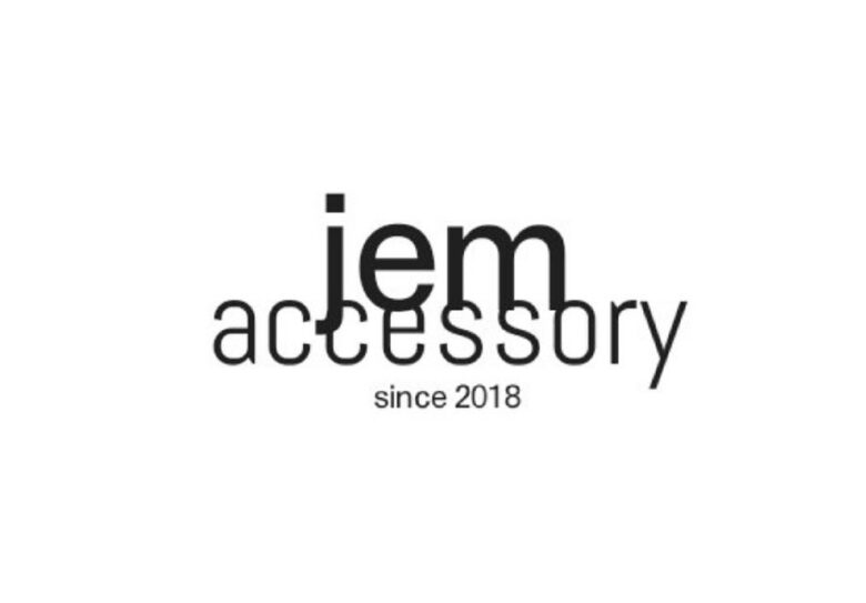 ジェムアクセサリー、シンス2018と英字で書かれたショップのロゴ画像。